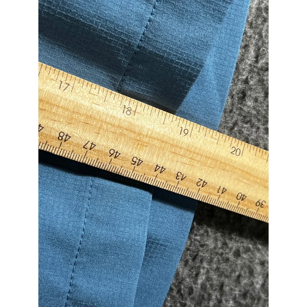 TravisMathew Mens Blue Performance Golf Shorts Size 36x9 Stretch Lightweight - Picture 6 of 7